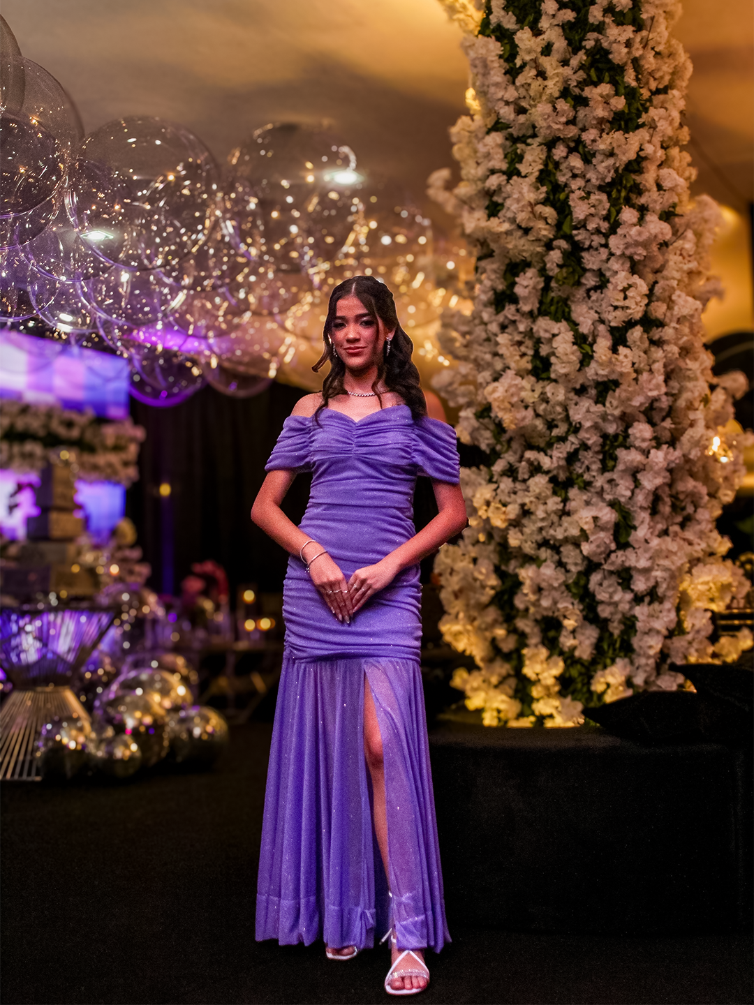 Ensaio de jovem em vestido lilás fotografado pela Lumen